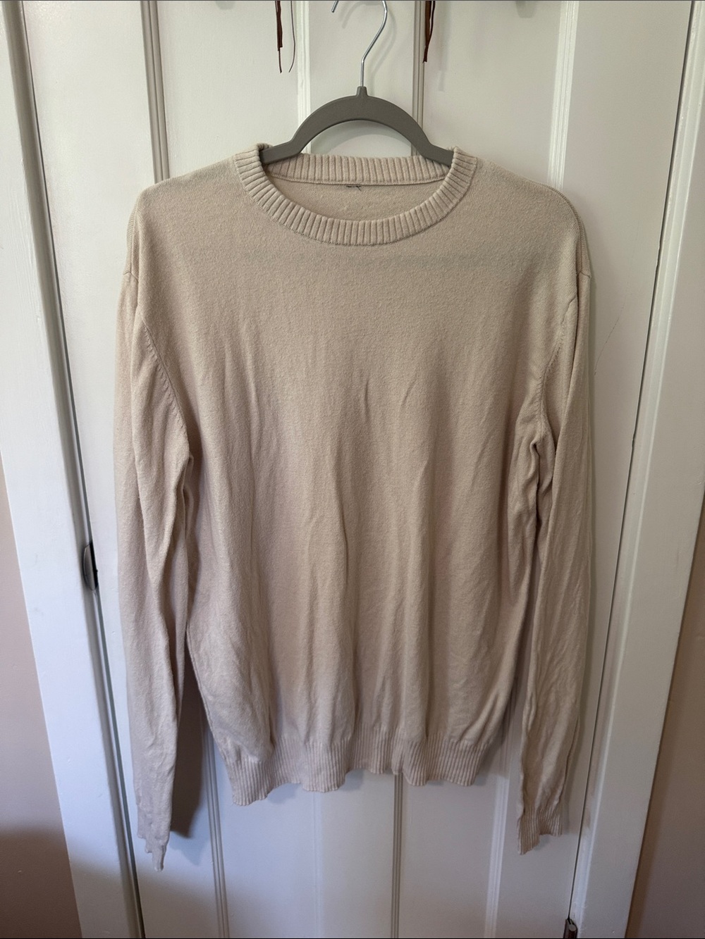 Vuori M Men's Crewneck Sweater in Light Beige